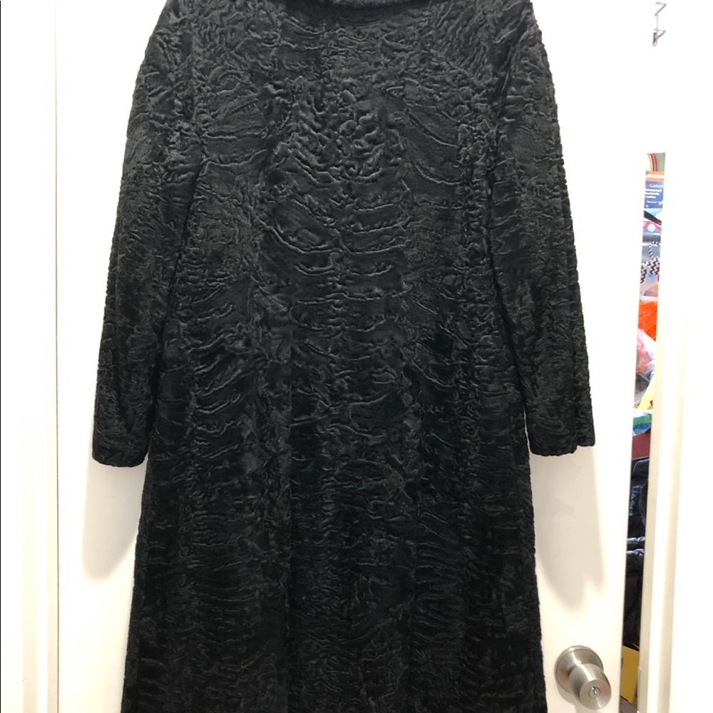 Swakara Coat - Picture 2 of 4